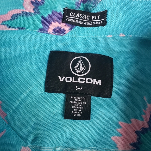 NWT Volcom Blue Metal Petals Button Down Shirt - Picture 4 of 6